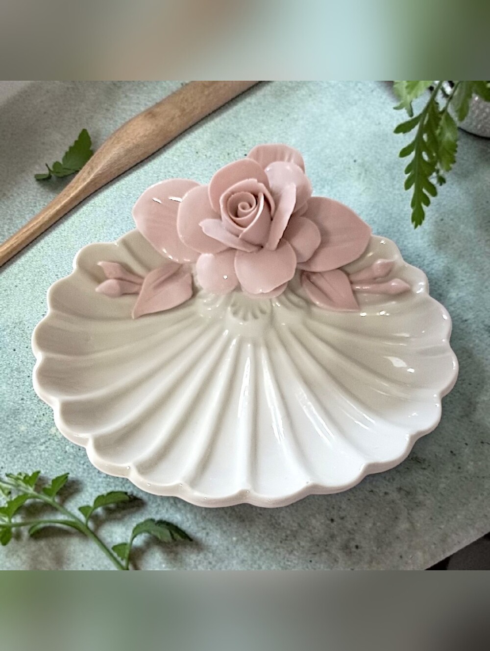 Applied Rose Seashell Candy Trinket Soap Dish Porcelain‎ Shabby Decor Victorian